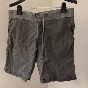 James Perse Shorts Size 2 Gray-Preowned